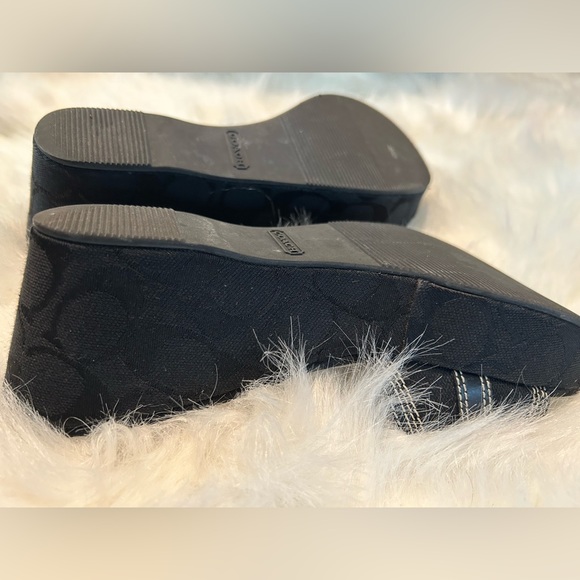 Coach platform slides - Picture 7 of 9